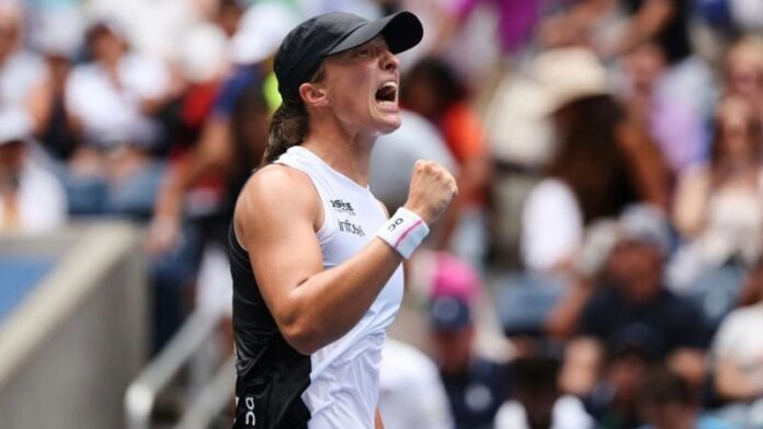 La tenista polaca Iga Swiatek clasificó este lunes para los cuartos de final del Abierto de Estados Unidos al superar a la rusa Ekaterina Alexandrova por 6-3 y 6-1.