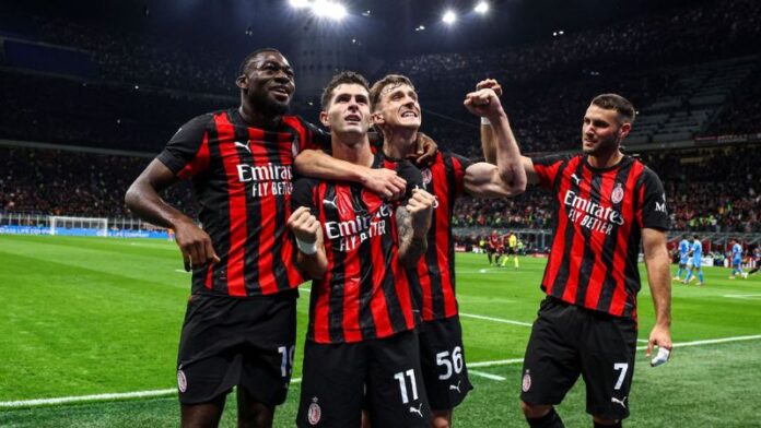 Con goles de Alexis Saelemaekers y Christian Pulisic, el AC Milan venció 2-1 al Napoli y se pone como líder de la Serie A.