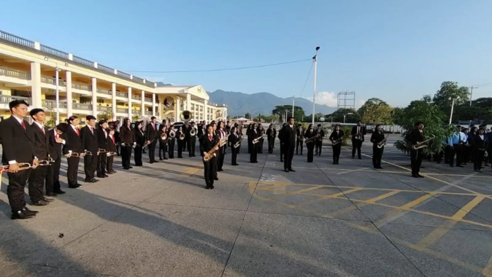 La UTH abre el mes patrio