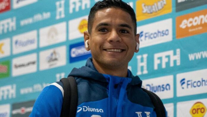 El mediocampista Carlos Pineda fue el tercer 