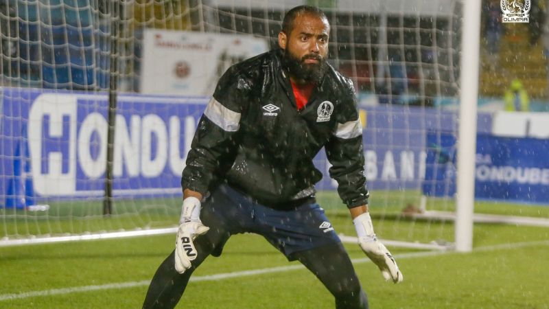 Edrick Menjívar advierte que existe un mutuo respeto entre Olimpia y la Liga Deportiva Alajuelense.