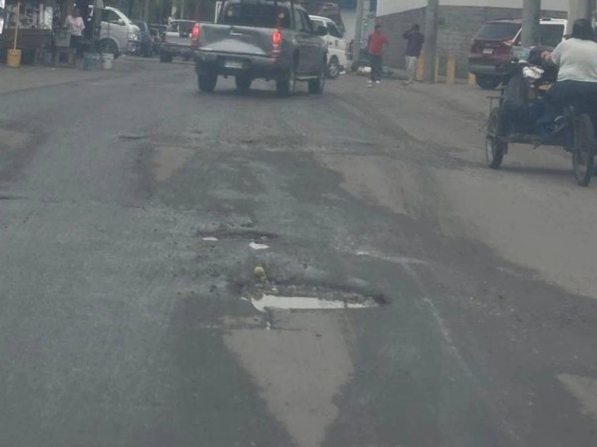 Los baches se encuentran en gran parte de la cuarta avenida de barrio Concepción.