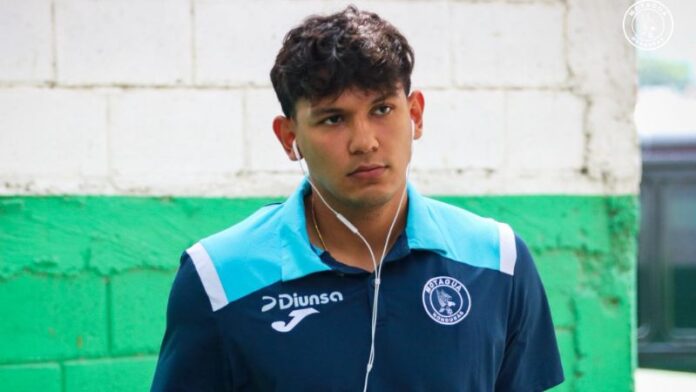 El defensa Luis Vega no está totalmente descartado por Motagua para el partido de este martes contra Cartaginés.