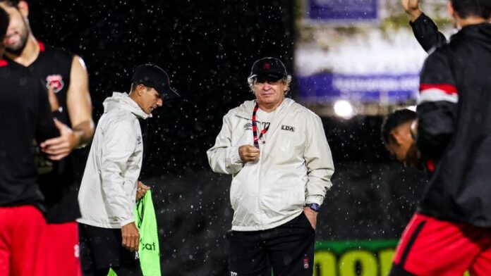 El técnico de la Liga Deportiva Alajuelense, Óscar 