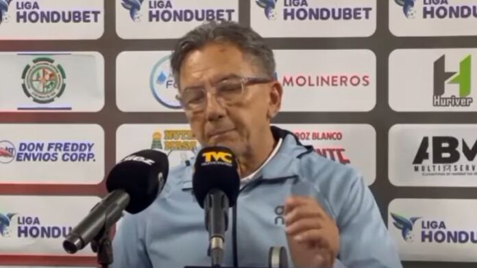 Al técnico de Lobos UPNFM, Salomón Nazar, le extraña el accionar de sus dirigidos en el partido contra el CD Choloma.