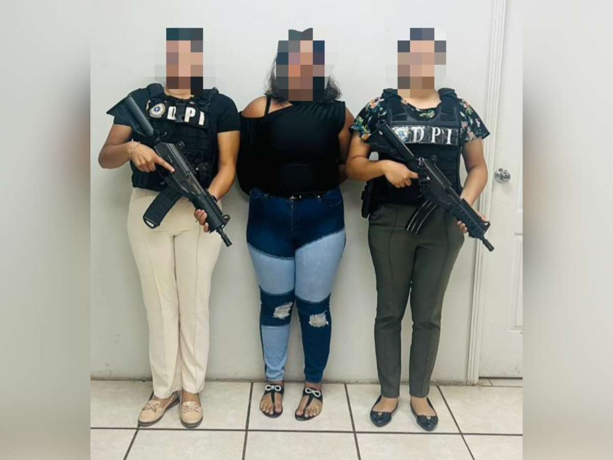 Capturan a mujer de 18 años pareja de 55 años