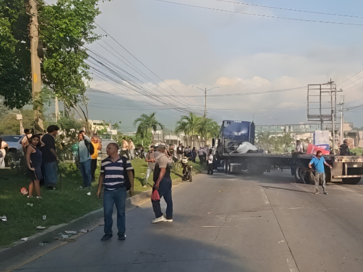 Choloma: Protesta en carretera CA-5 por afectados por Koriun