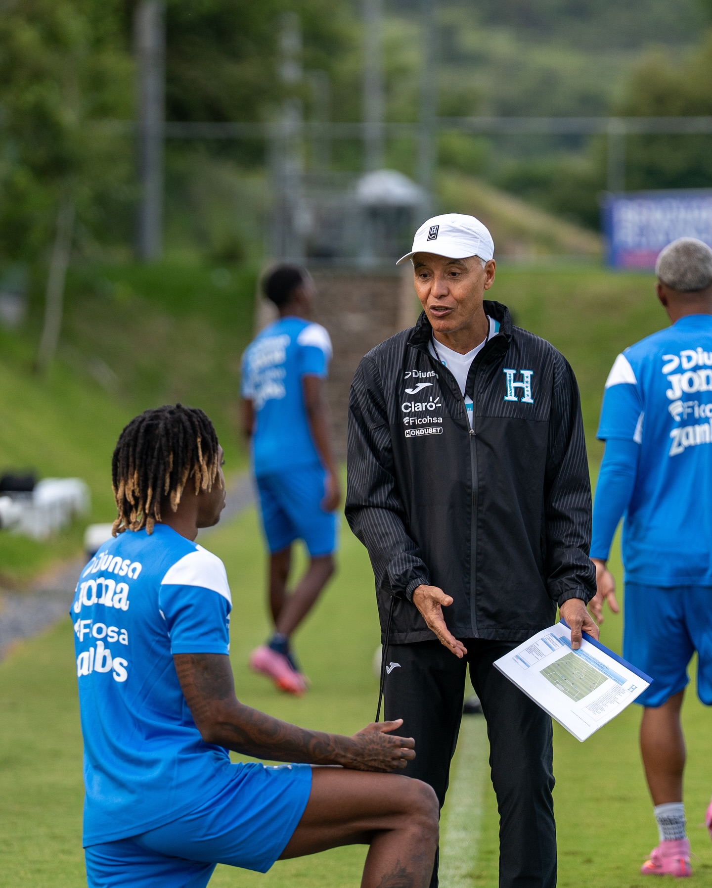 El asistente técnico, Alexis Mendoza, dio la cara luego de la eliminación rumbo al Mundial 2026.