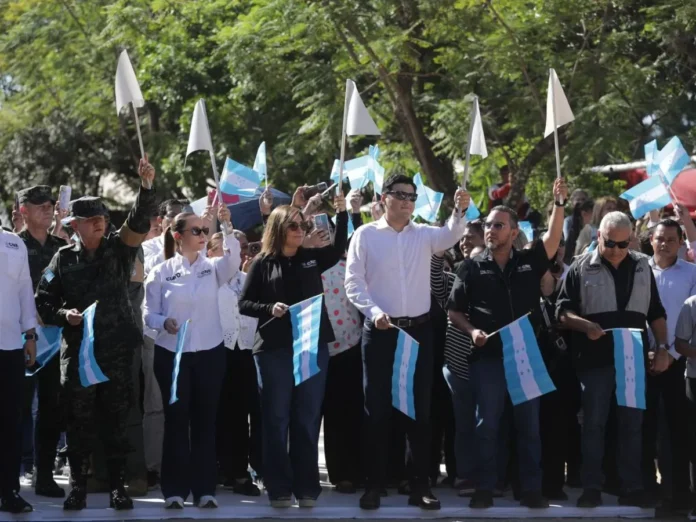 Ana Paola Hall banderillazo