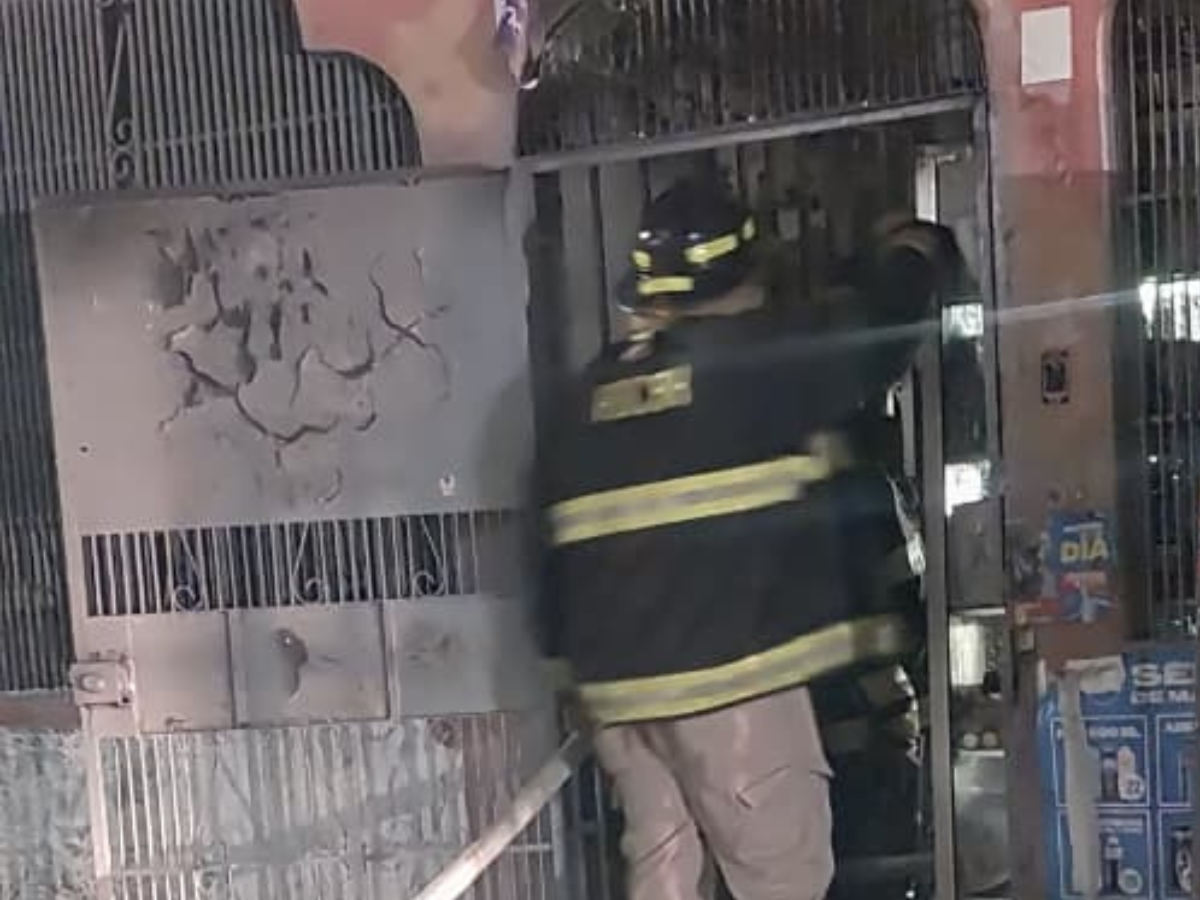 Incendio en pulpería-cohetería Comayagüela