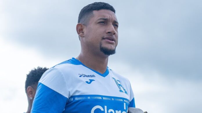 El hondureño Bryan Acosta se quedó sin equipo en la MLS al ser descartado por el SC Nashville.