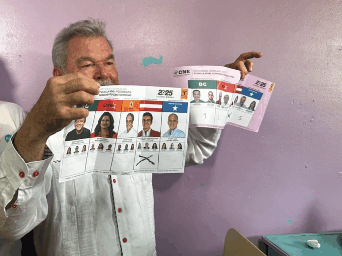 Alcalde Roberto Contreras enfrenta problemas con biometría