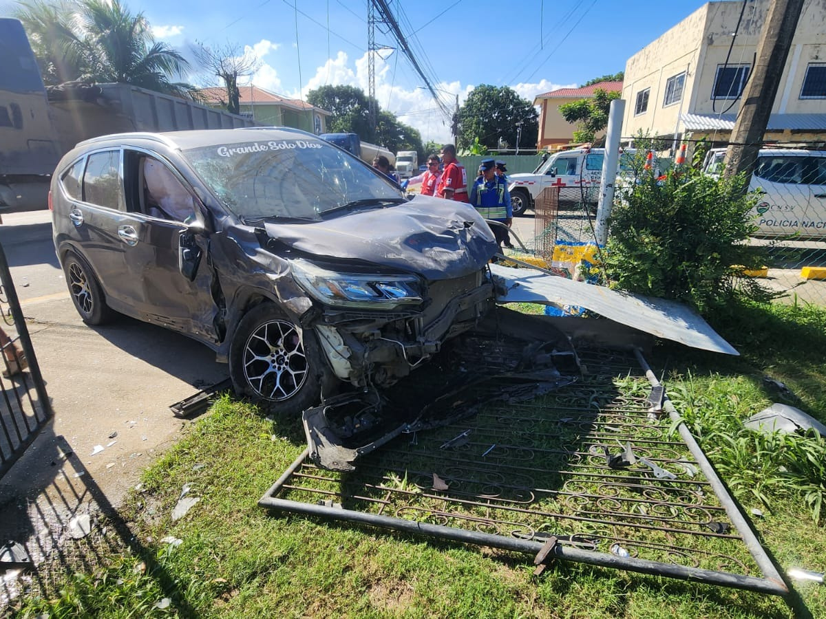 Choque entre patrulla policial Puerto Cortés