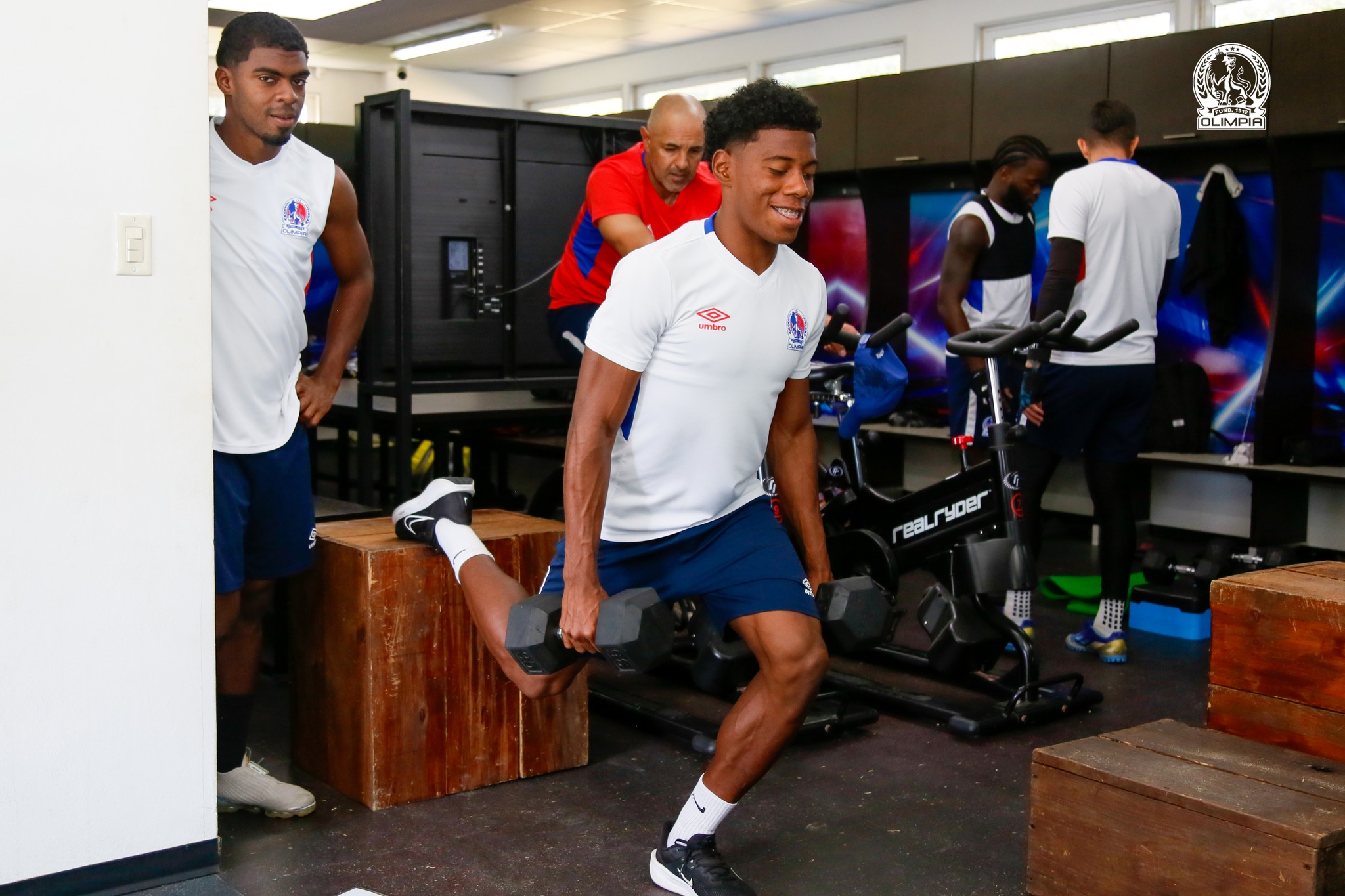 El joven delantero Dereck Moncada estaría cumpliendo sus últimos días con la camisa de Olimpia.