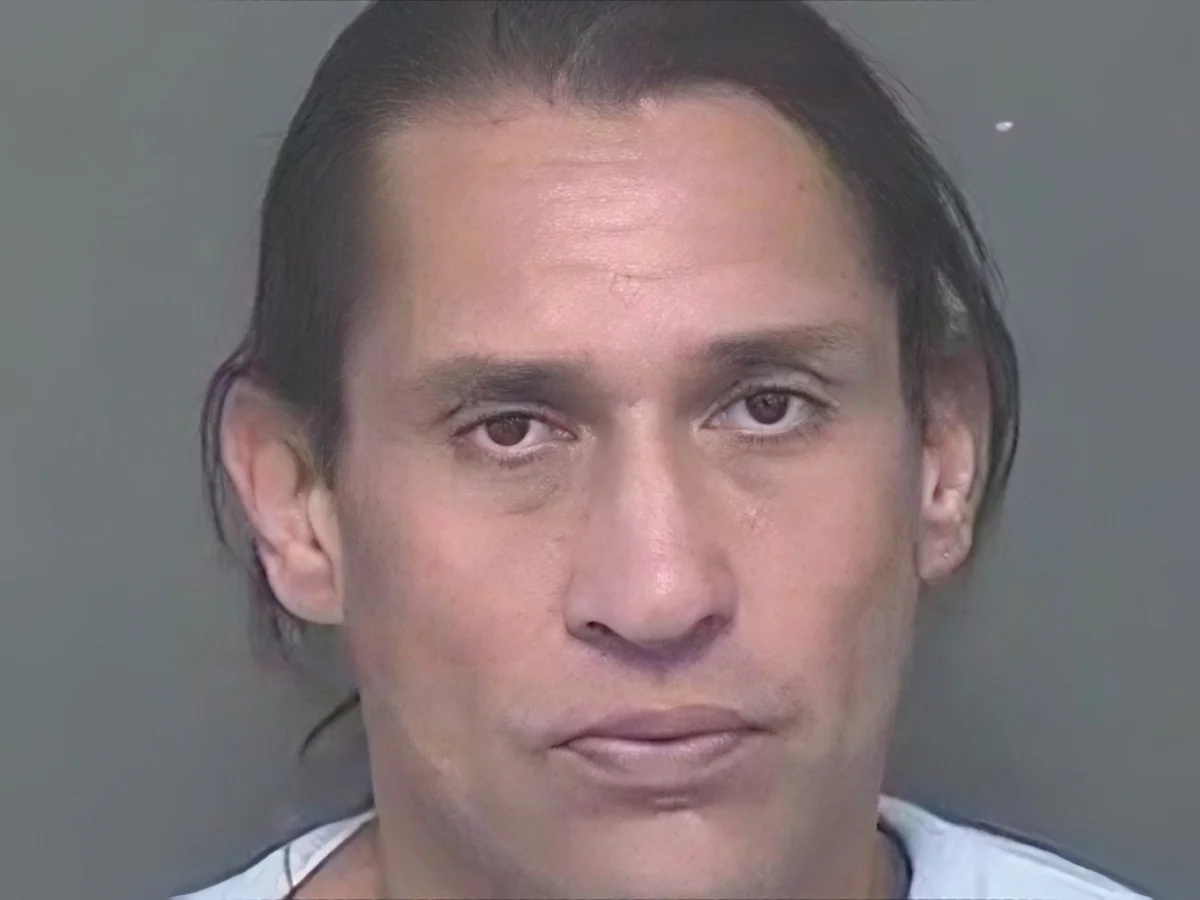 Hombre asesina brutalmente a su novia con una motosierra en EE.UU.