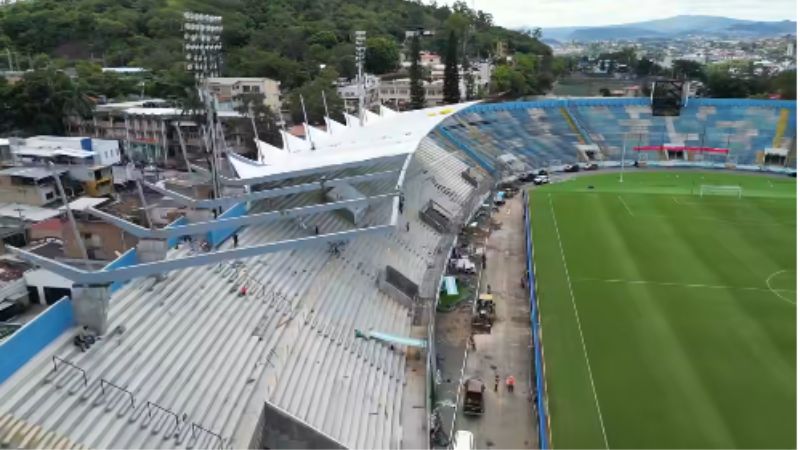 Así marchan los trabajos de techado en el estadio Nacional "Chelato Uclés".