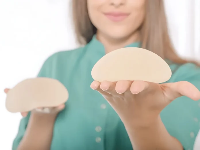 cambiar mis implantes mamarios