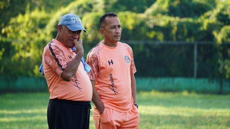El técnico Jorge Ernesto Pineda trabaja con las "uñas" para alejar al CD Choloma de los últimos lugares.