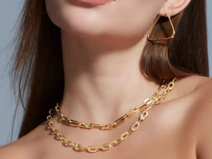 ¿Joyería plateada o dorada?