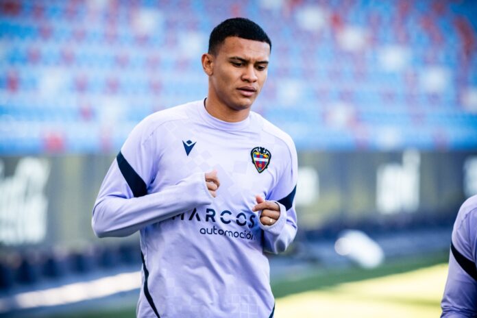 El volante de contención hondureño, Kervin Arriaga, jugó enfermo contra el Athletic Club.