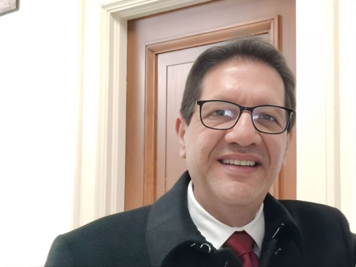 Magistrado Mario Flores Urrutia