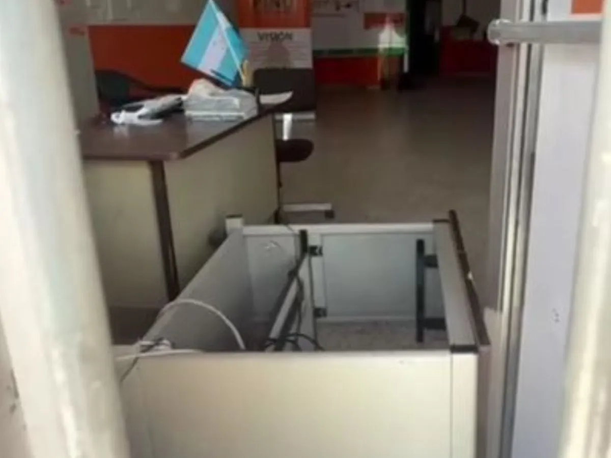 Roban material de informática del PINU 