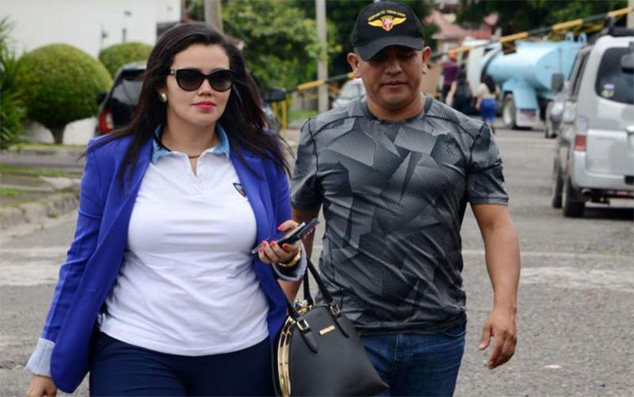Santos Orellana y su esposa Jennifer Bonilla