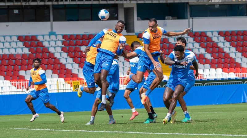 Previo a trasladarse a Nicaragua, la Selección Nacional entrenó en el estadio "Chelato Uclés".