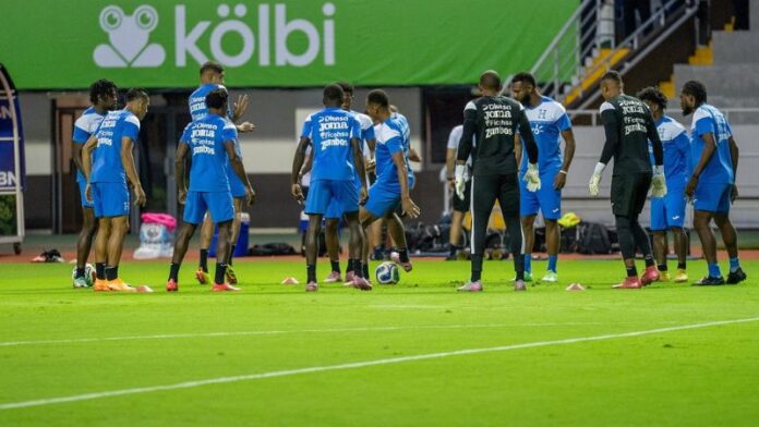 Los seleccionados hondureños tienen en sus manos la clasificación al Mundial 2026.