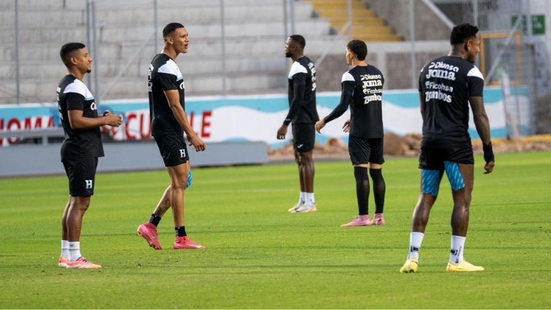 Kervin Arriaga trabaja con todo entusiasmo previo a los partidos ante Nicaragua y Costa Rica.