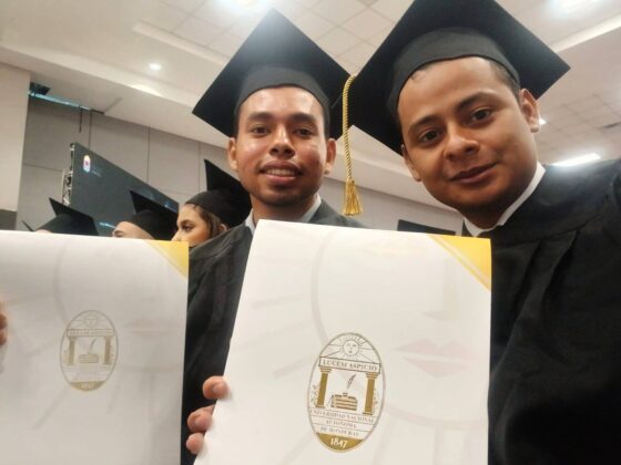 V&iacute;ctor Josu&eacute; Arrazola y C&eacute;sar L&oacute;pez, graduados de Ingenier&iacute;a Mec&aacute;nica y Derecho, respectivamente.