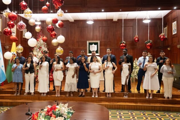 GALER&Iacute;A &iexcl;S&iacute;, acepto! 11 parejas sellan su amor en emotiva ceremonia en SPS