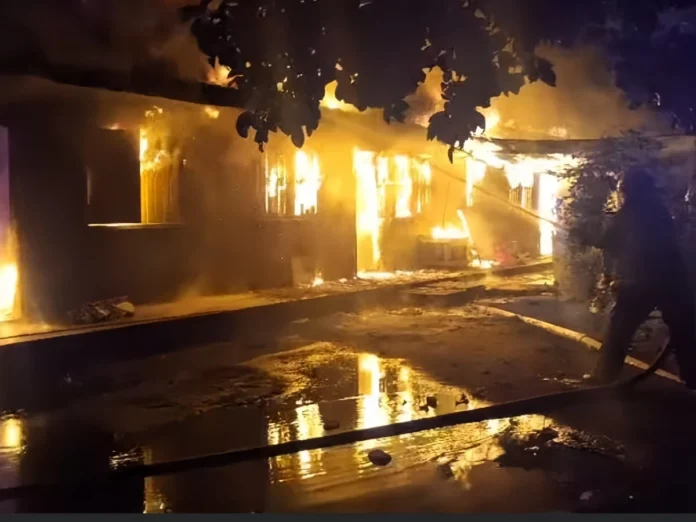 Incendios estructurales en La Ceiba y Villanueva dejan cuantiosos daños