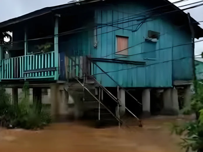 Río Leán mantiene inundaciones en Arizona, Atlántida