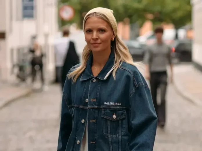 Cómo combinar blusas largas con jeans rectos, acampanados y más diseños