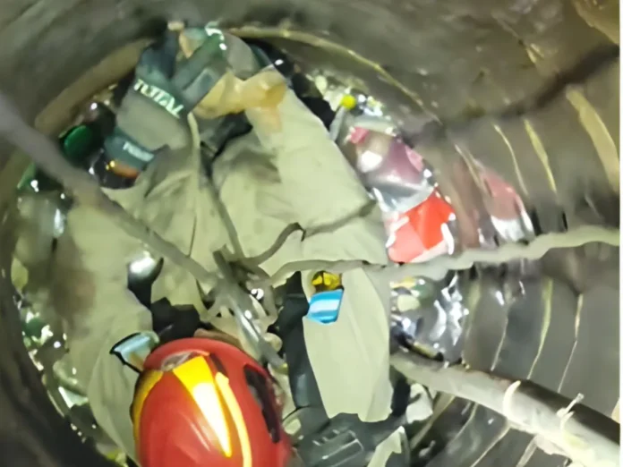 Bomberos rescatan gatito pozo Olancho