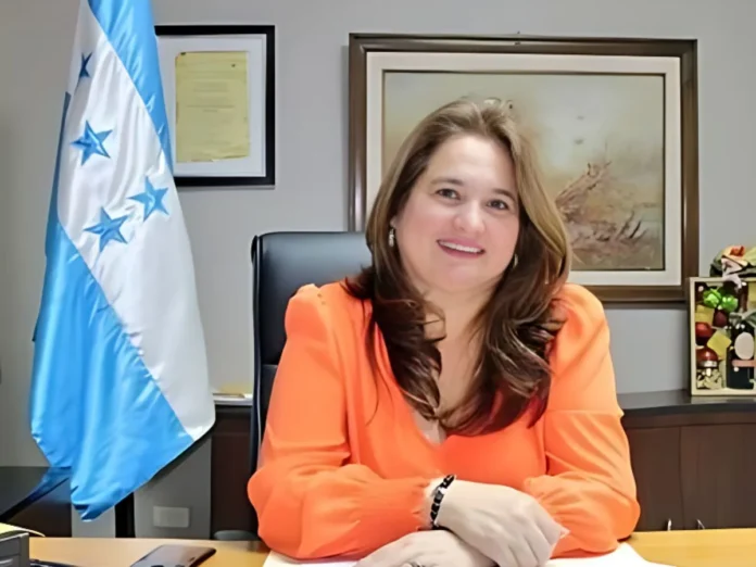 Villanueva pide renuncia de ministro tras muerte de policías