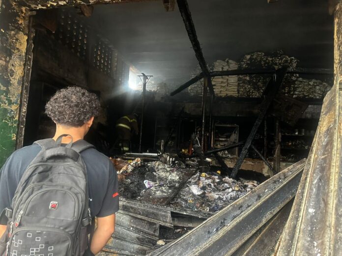 Imágenes incendio mercado Medina