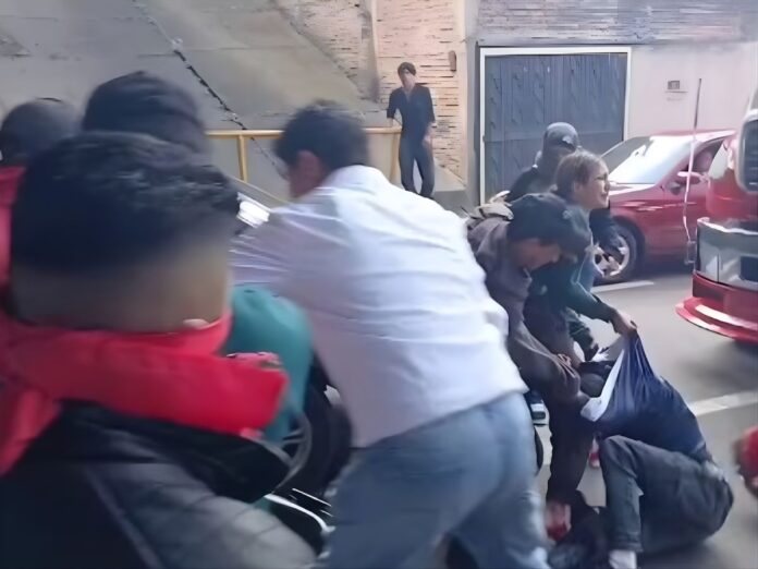 Agreden a motociclista