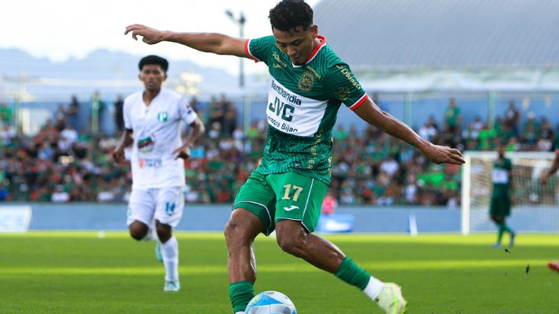 El mediocampista Alexy Vega no pudo anotar frente a Platense, pero es pieza clave para que Marathón esté en la final del torneo de Apertura.