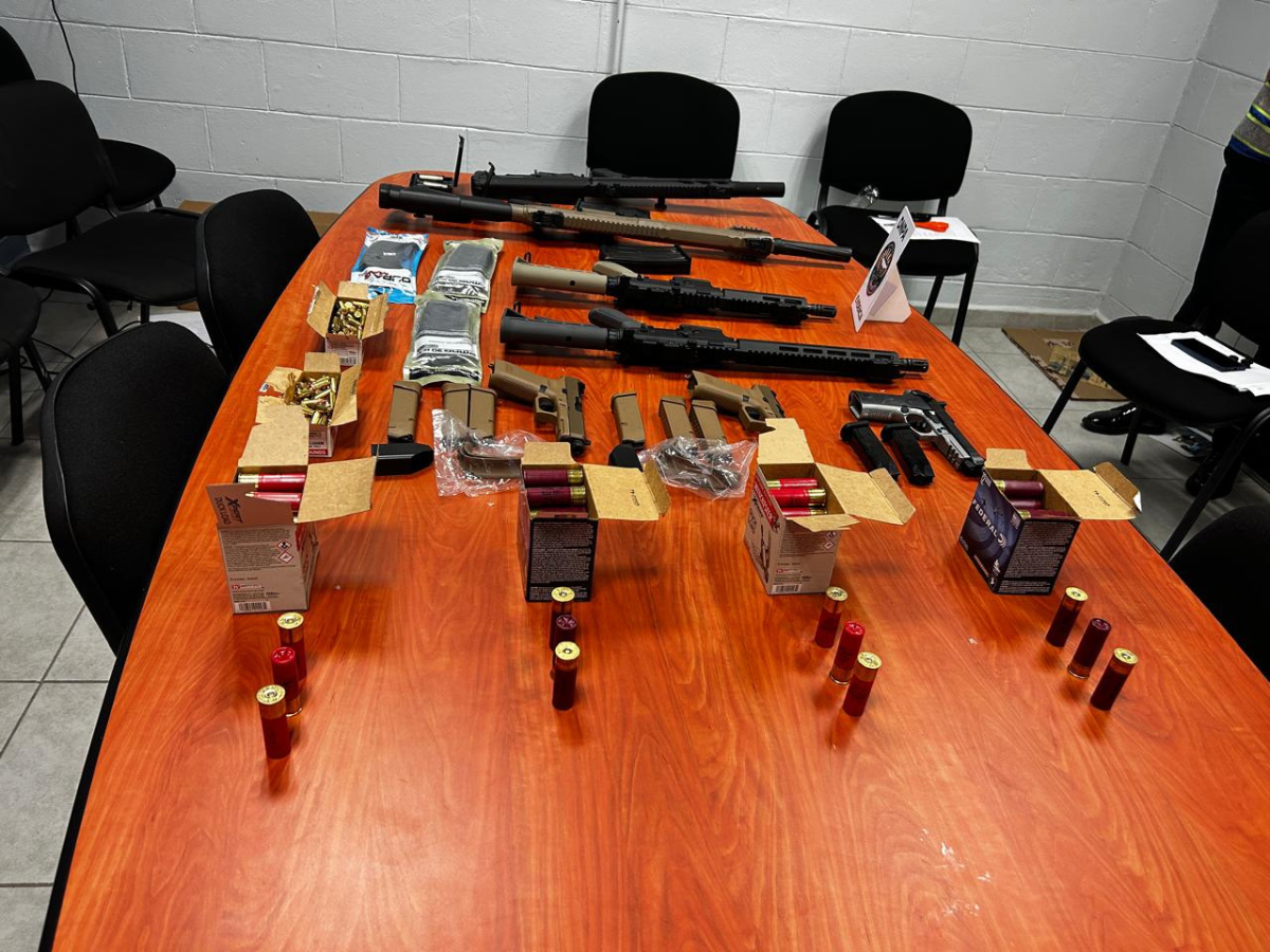 Decomisa arsenal Puerto Cortés