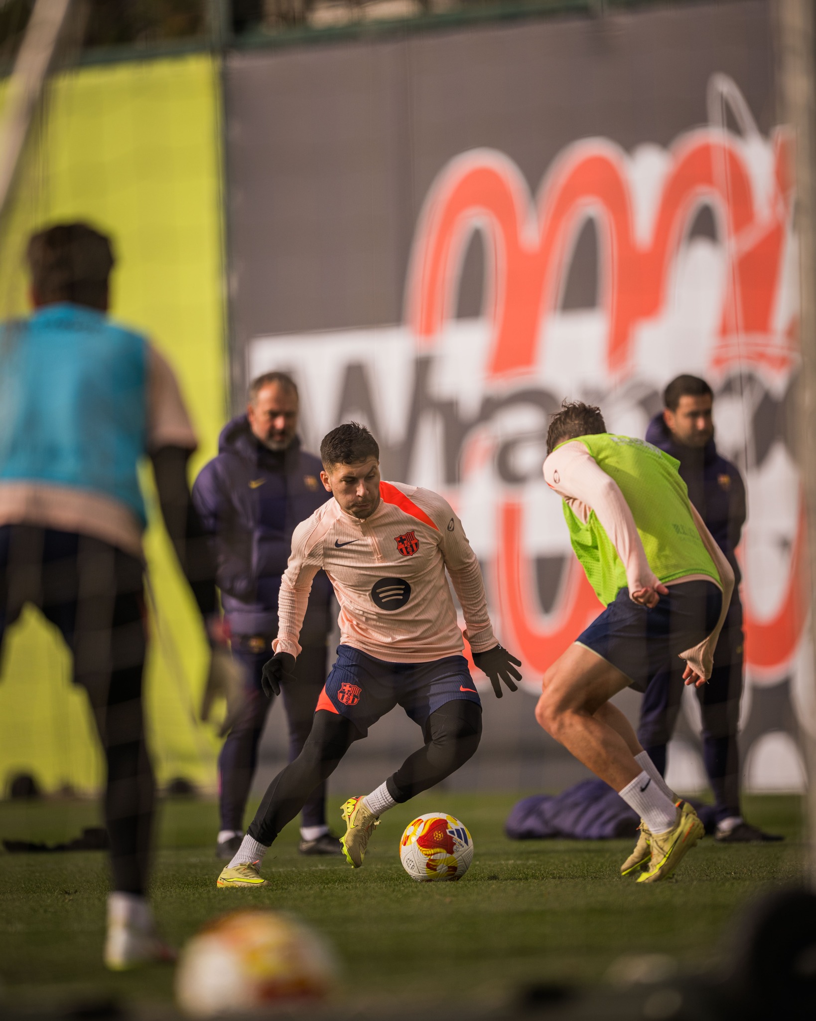 El Barcelona lidera LaLiga en España y al parecer eso tiene incómodo al Real Madrid.