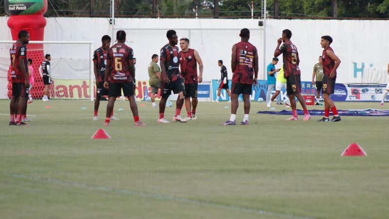 Los jugadores del CD Choloma no están con la motivación para enfrentar a Potros de Olancho FC.
