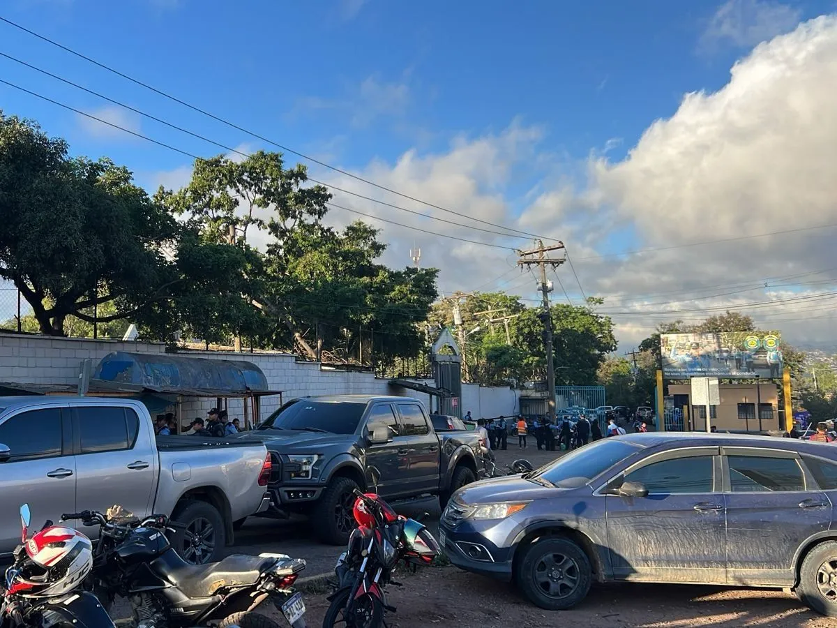 Alto despliegue de seguridad en plantel del CNE 