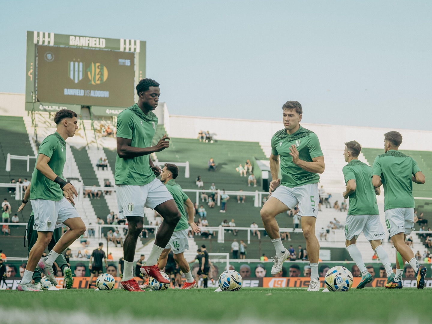 El Club Atlético Banfield mantuvo la categoría en el torneo argentino.