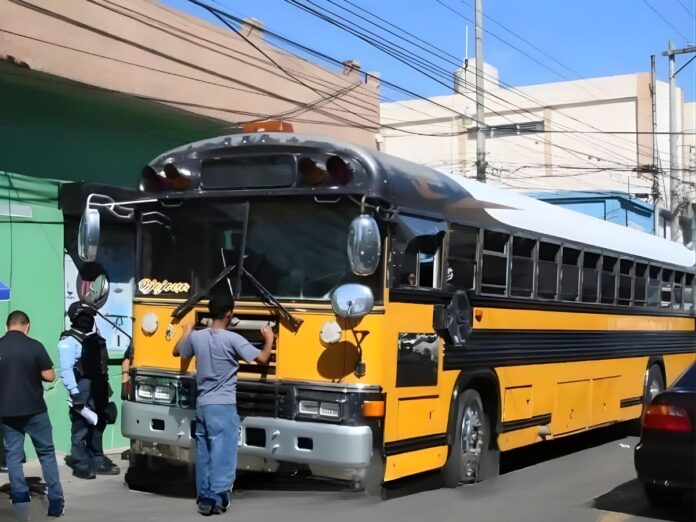 Hombre muere en bus en la séptima avenida de Comayagüela