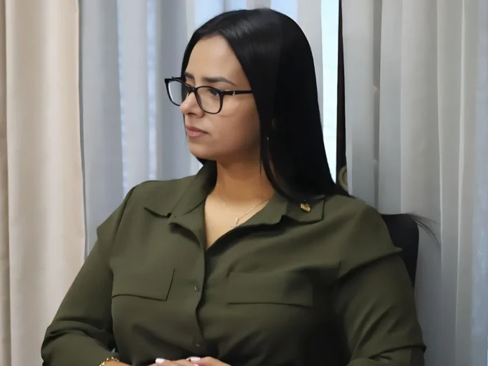 Cardona denuncia que Isis Cuellar 