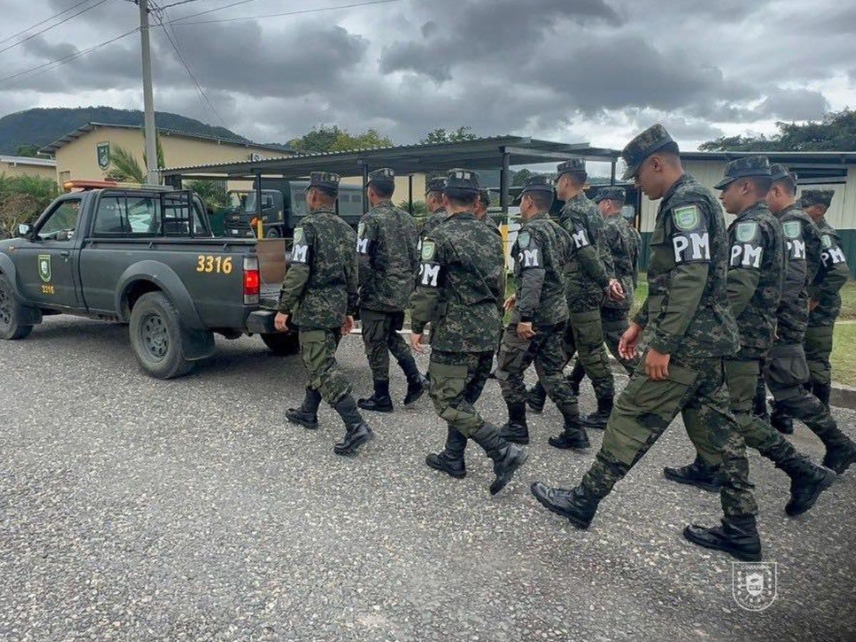 Con honores militares despiden a “Luna”, valiente policía canina de la PMOP
