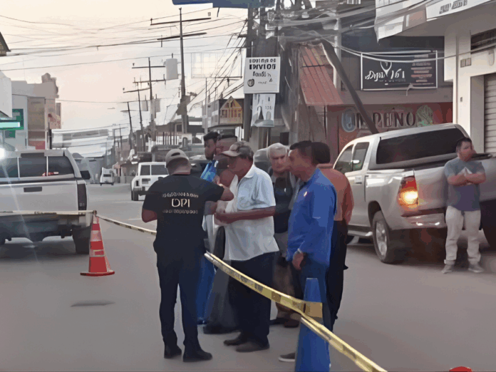 Hombre muere atropellado mientras barría negocio en Villanueva