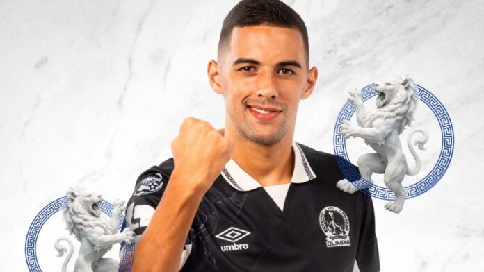 Olimpia renovó por un año más al defensa central uruguayo, Emanuel Hernández.